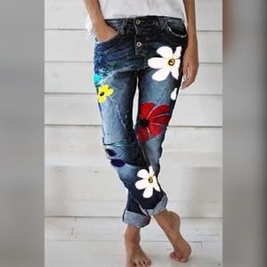 Flowered printed slim fit jeans